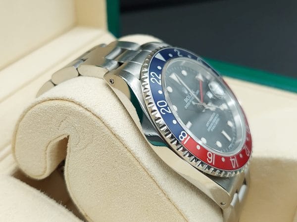 Rolex GMT-Master 16700