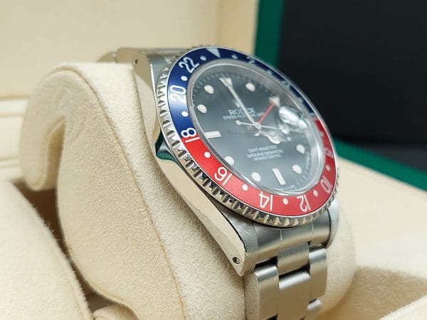 Rolex GMT-Master 16700