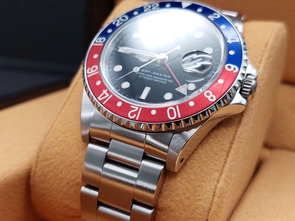 Rolex GMT-Master 16700