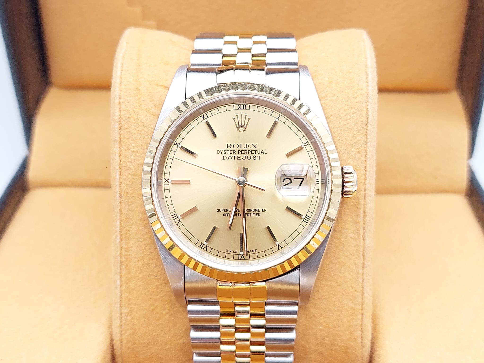 Rolex Datejust Ref. 16233 Year 2001 (Box & Papers)